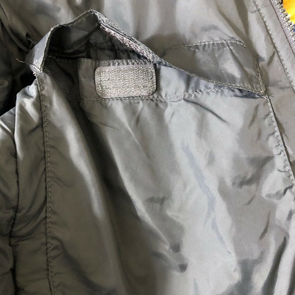 The North Face Men's Full Zip Lightweight Jacket - Picture 10 of 10